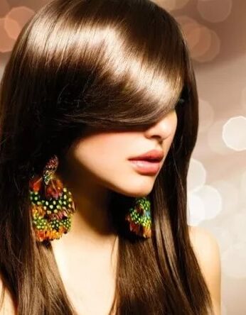 Usando le maschere di ripristino dei capelli efficaci, puoi restituire una salute e una vista attraente sui fili a casa